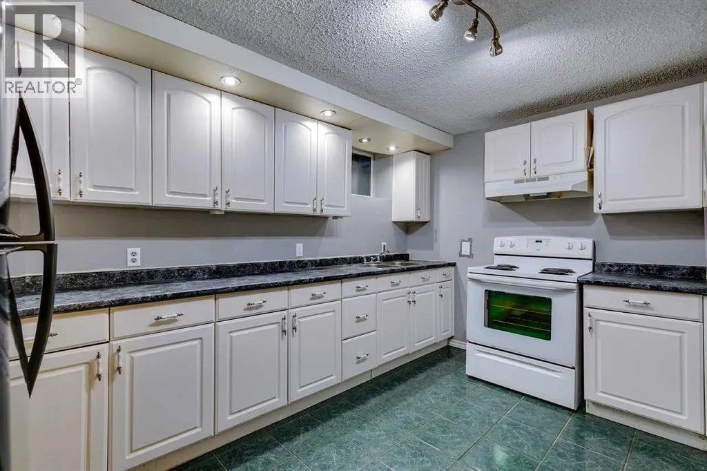 100 Allandale Close SE