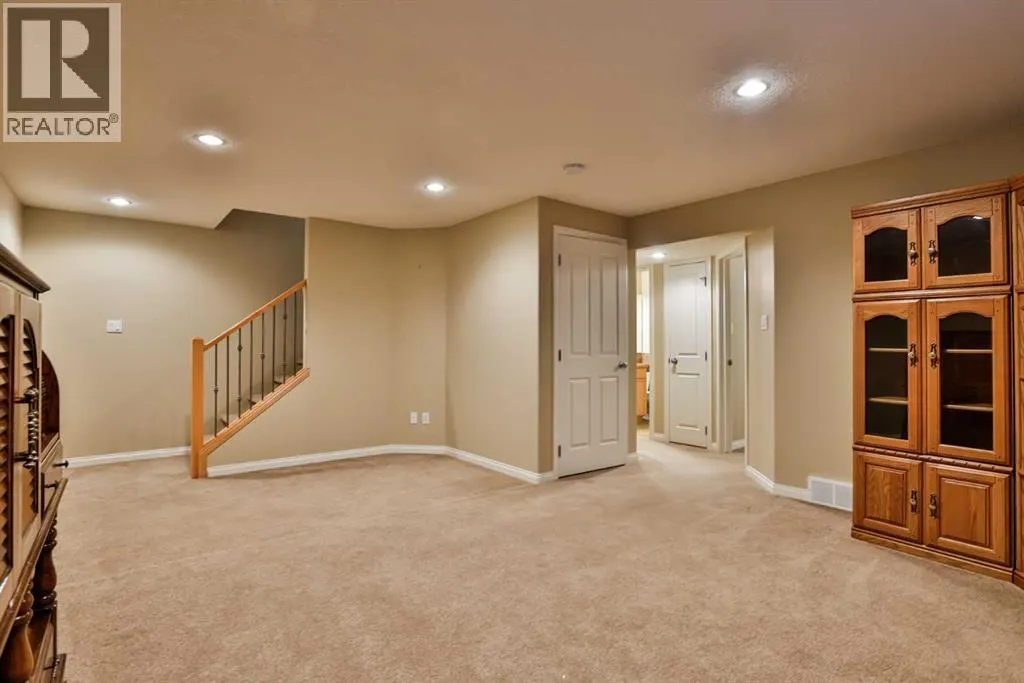 25, 150 Fairmont Road S