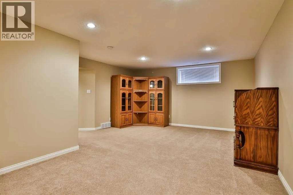 25, 150 Fairmont Road S