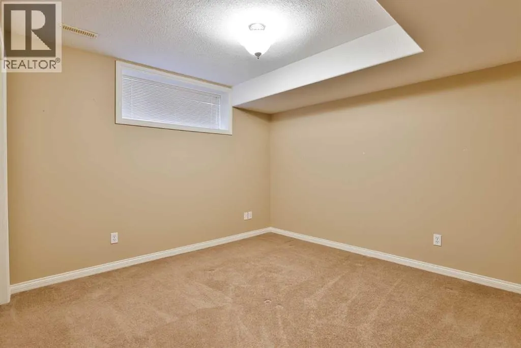 25, 150 Fairmont Road S