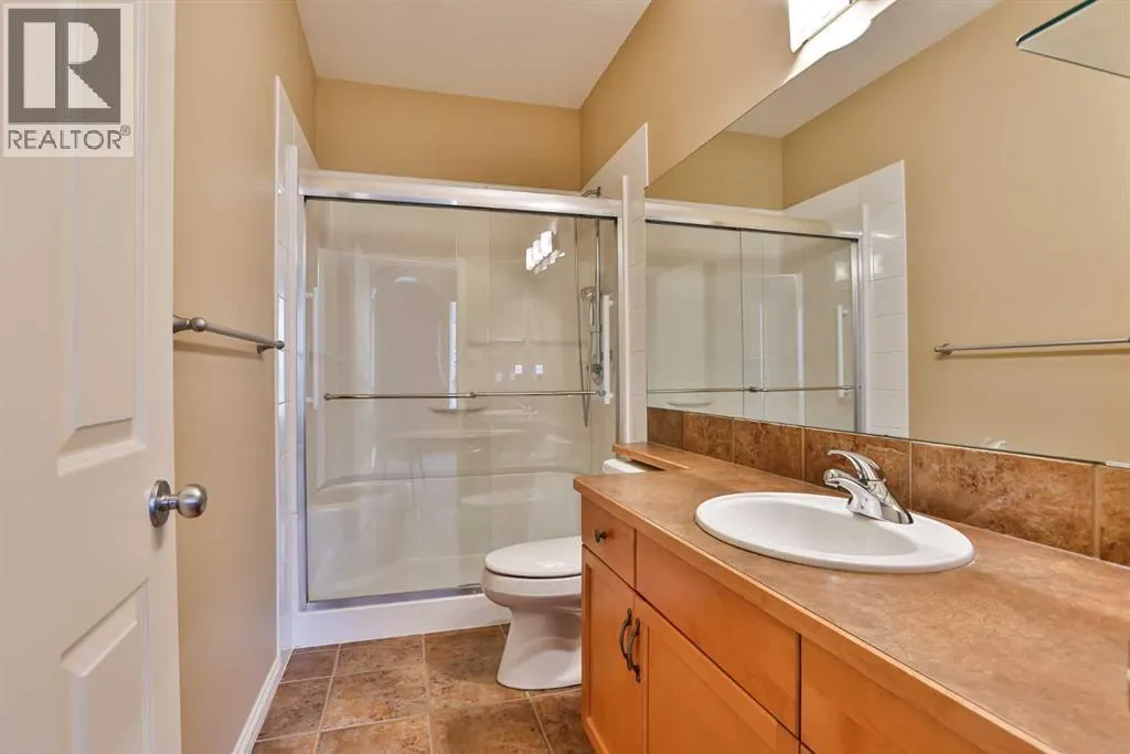 25, 150 Fairmont Road S