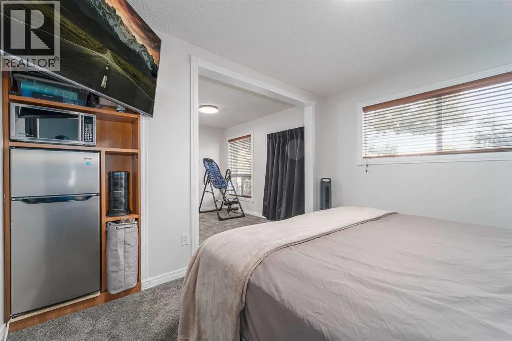 826 Columbia Boulevard W