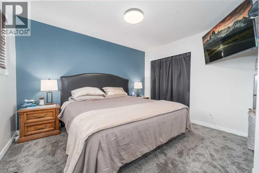 826 Columbia Boulevard W