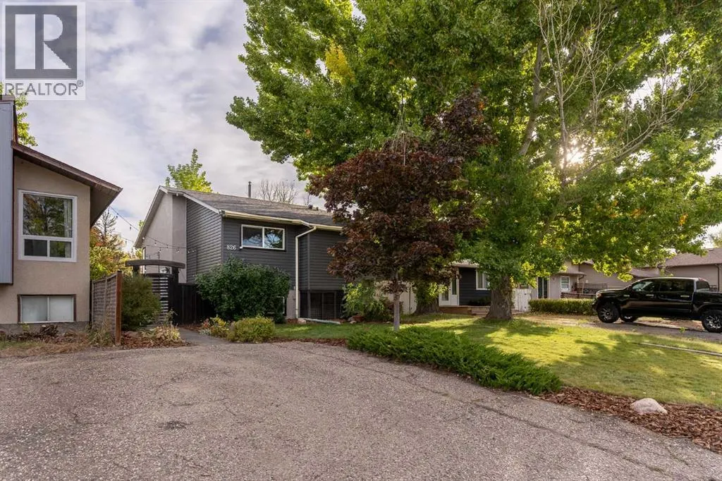 826 Columbia Boulevard W