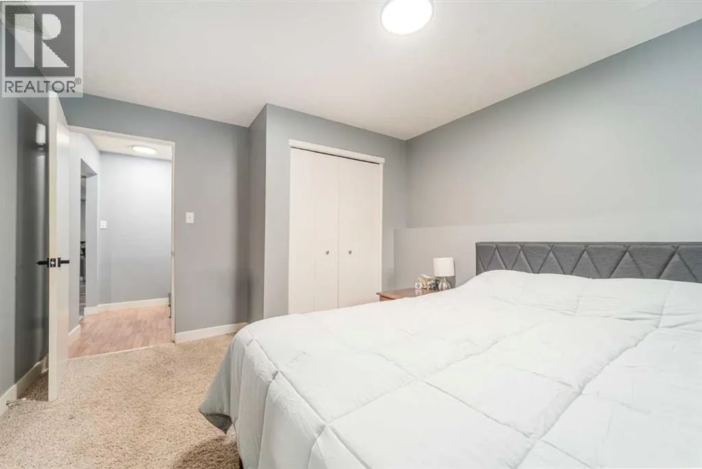 826 Columbia Boulevard W