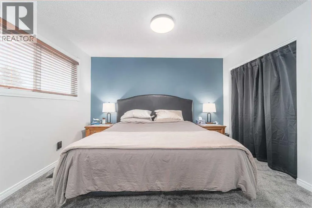 826 Columbia Boulevard W
