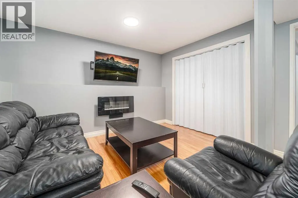 826 Columbia Boulevard W