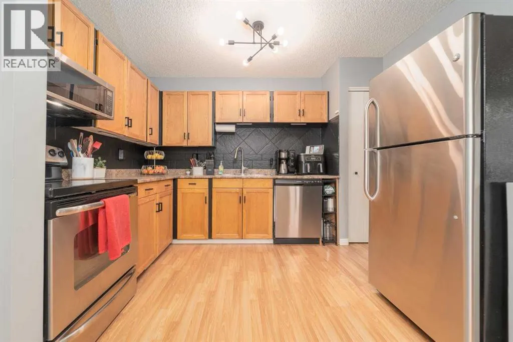 826 Columbia Boulevard W