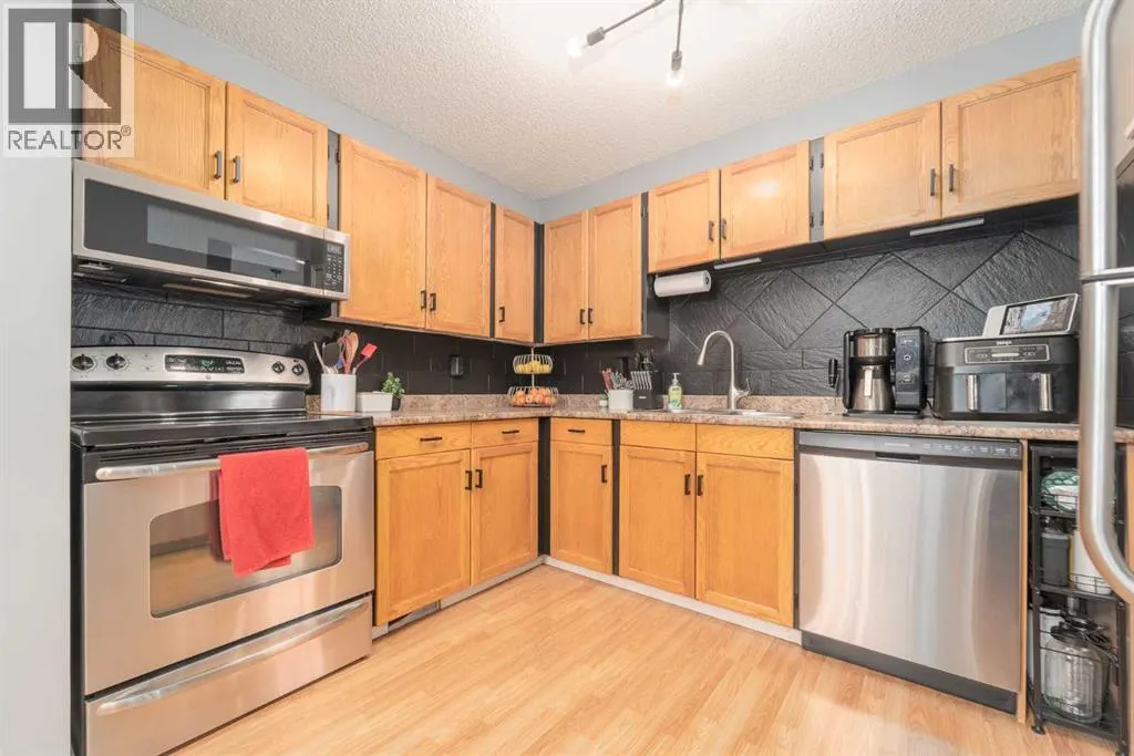 826 Columbia Boulevard W