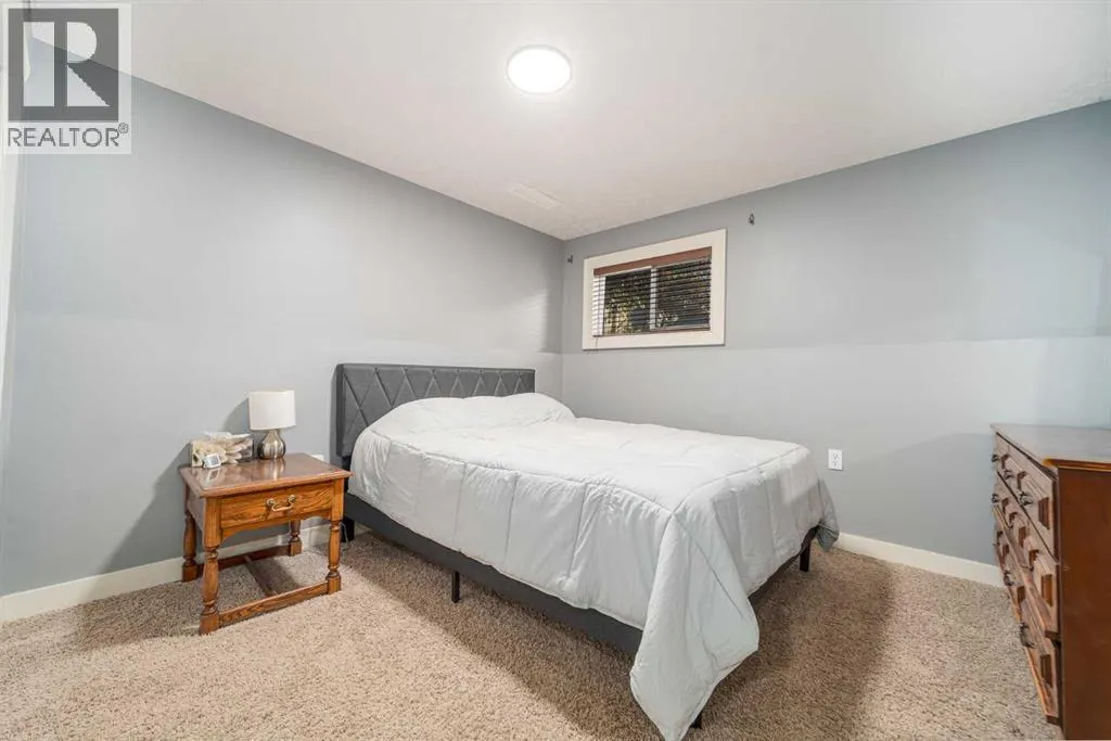 826 Columbia Boulevard W