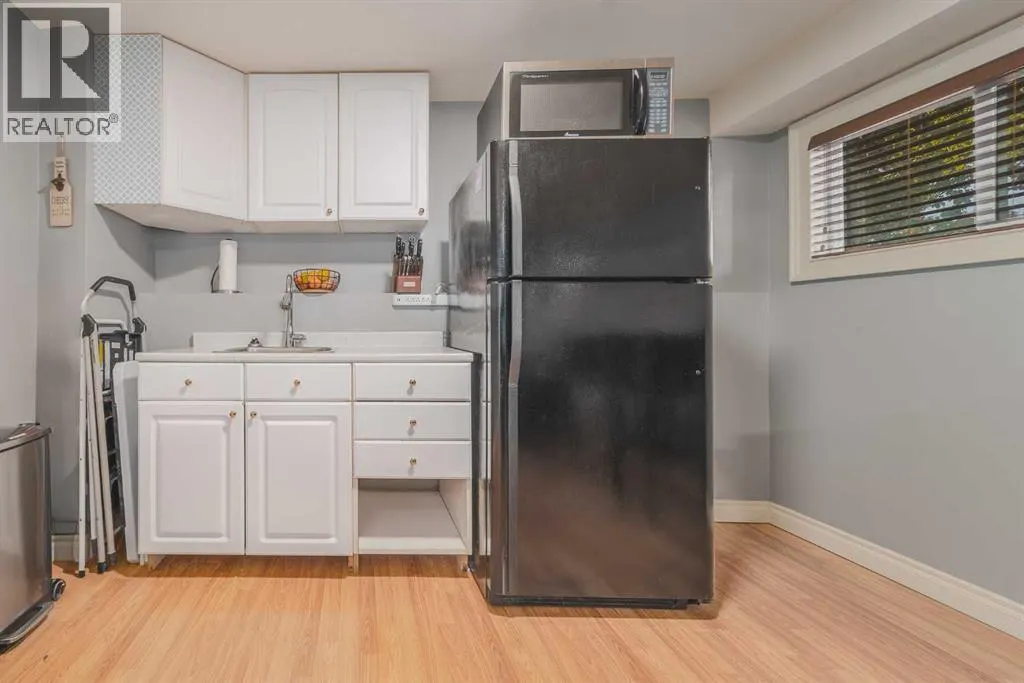 826 Columbia Boulevard W