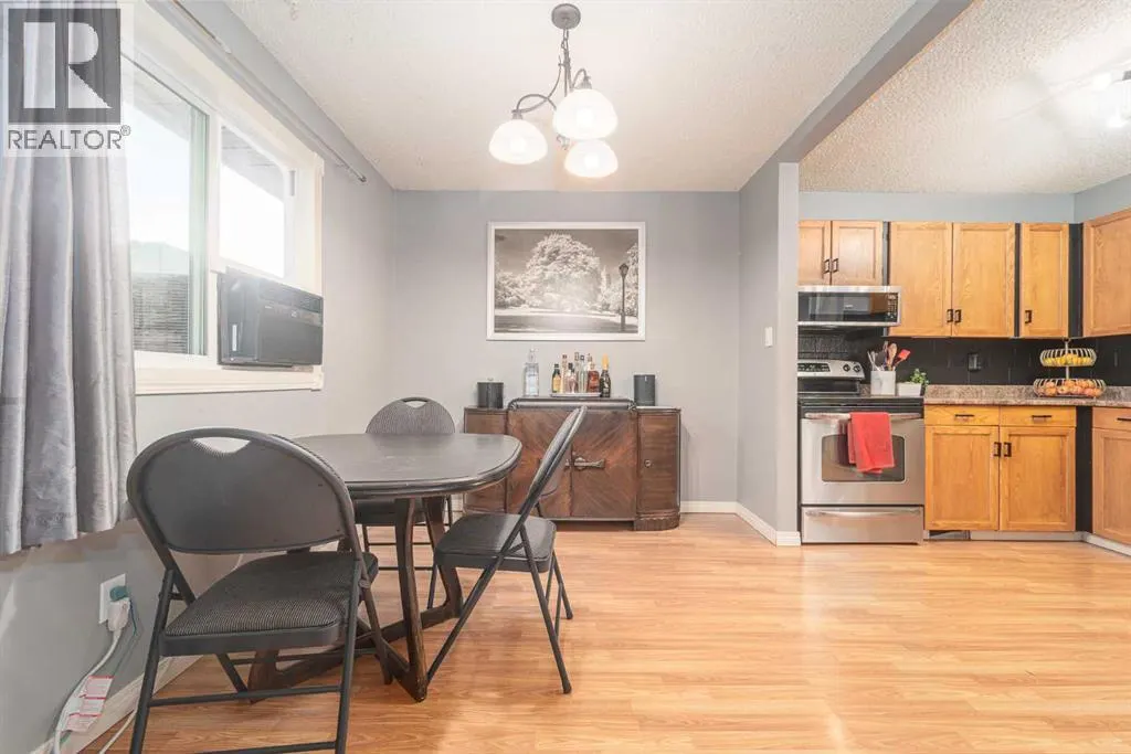 826 Columbia Boulevard W