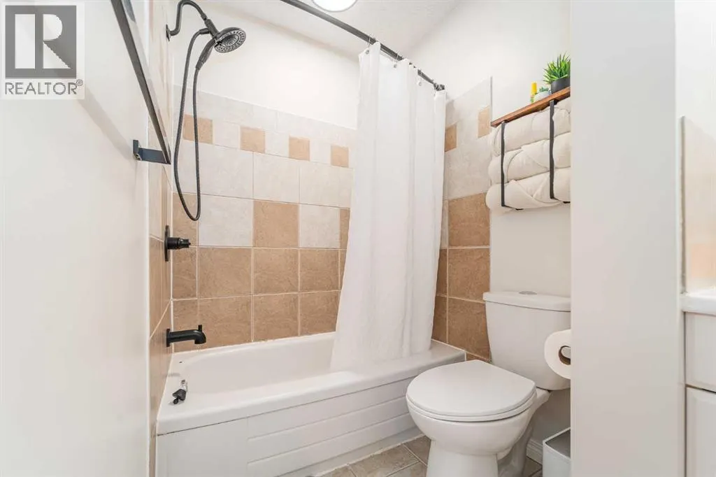 826 Columbia Boulevard W