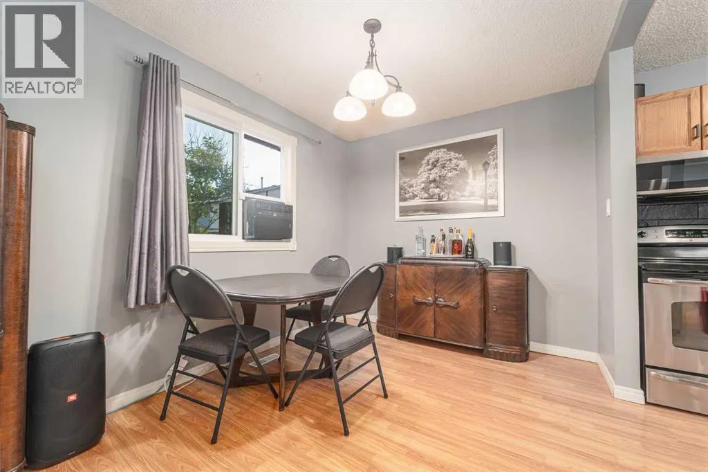 826 Columbia Boulevard W
