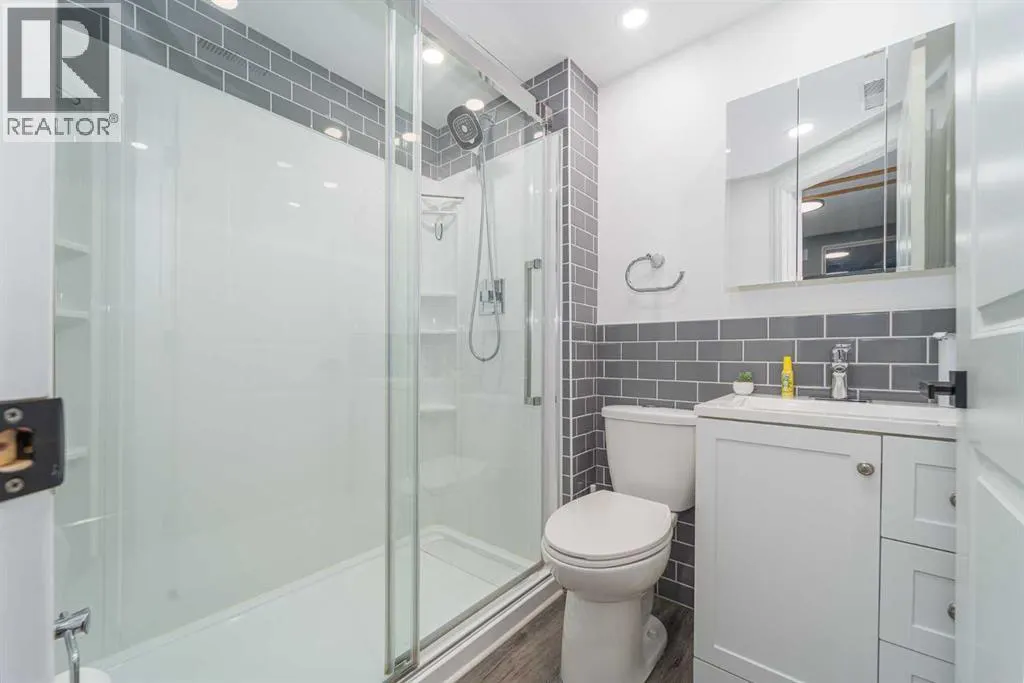 826 Columbia Boulevard W