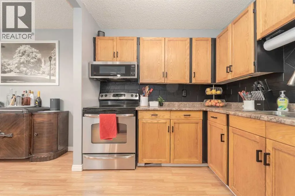 826 Columbia Boulevard W