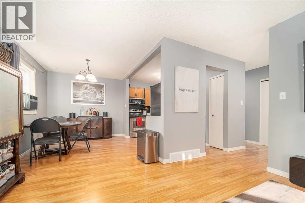 826 Columbia Boulevard W
