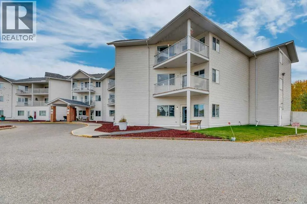 102, 3 Parklane Way