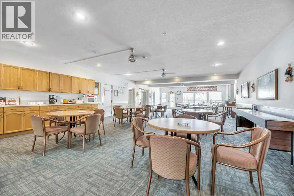 102, 3 Parklane Way