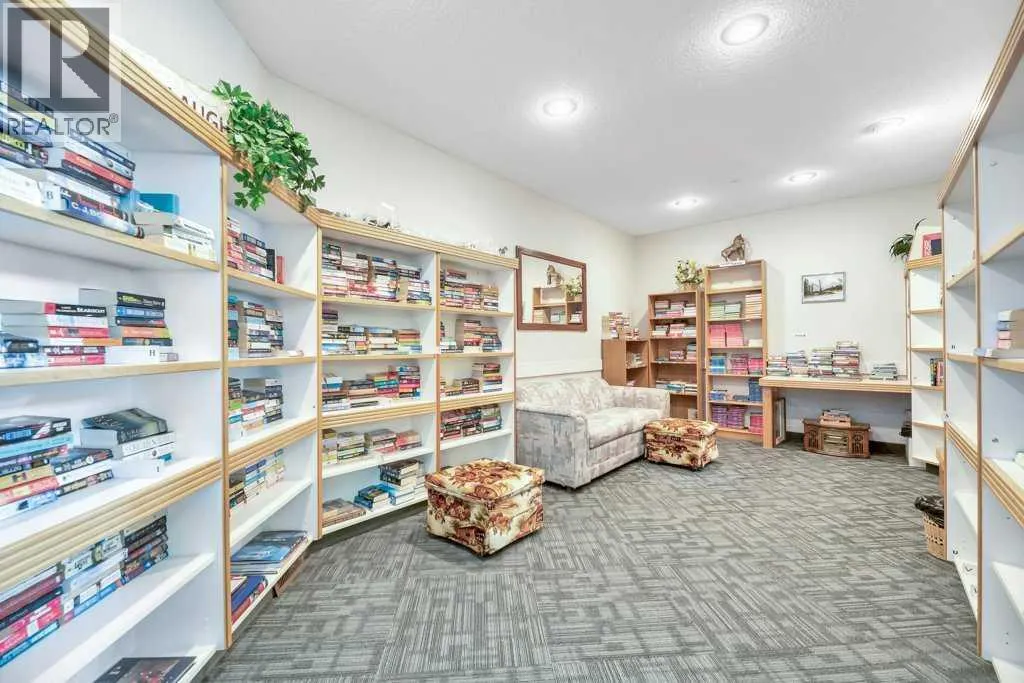 102, 3 Parklane Way