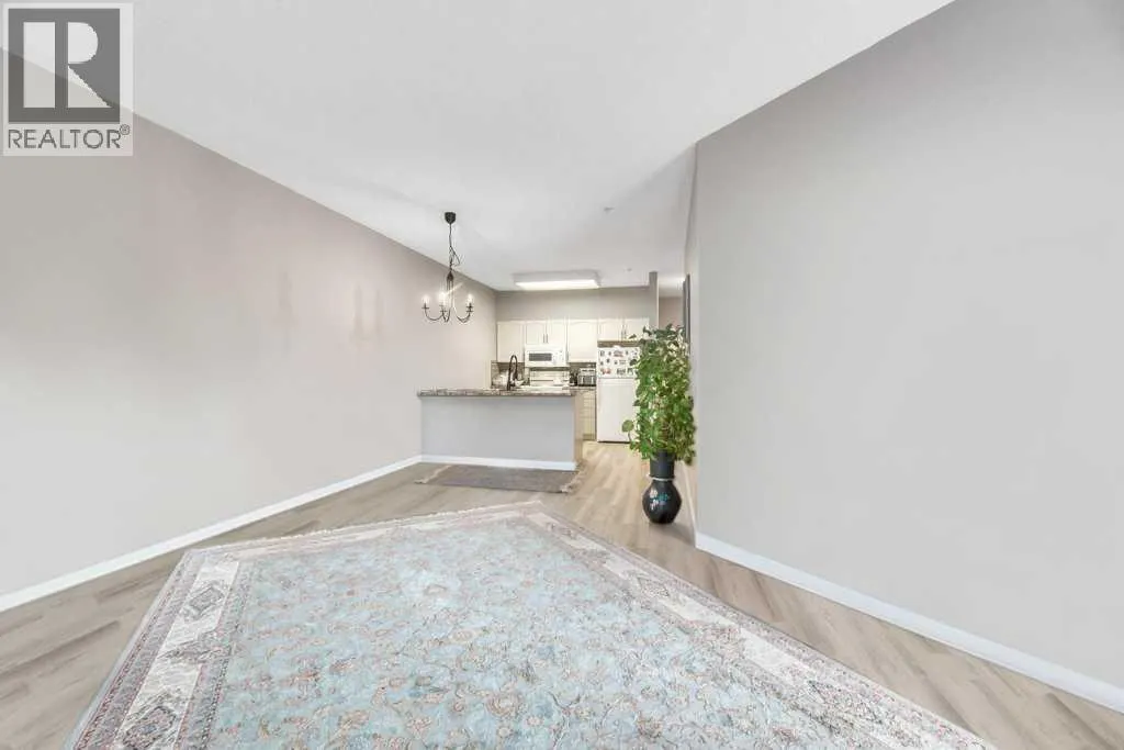 102, 3 Parklane Way