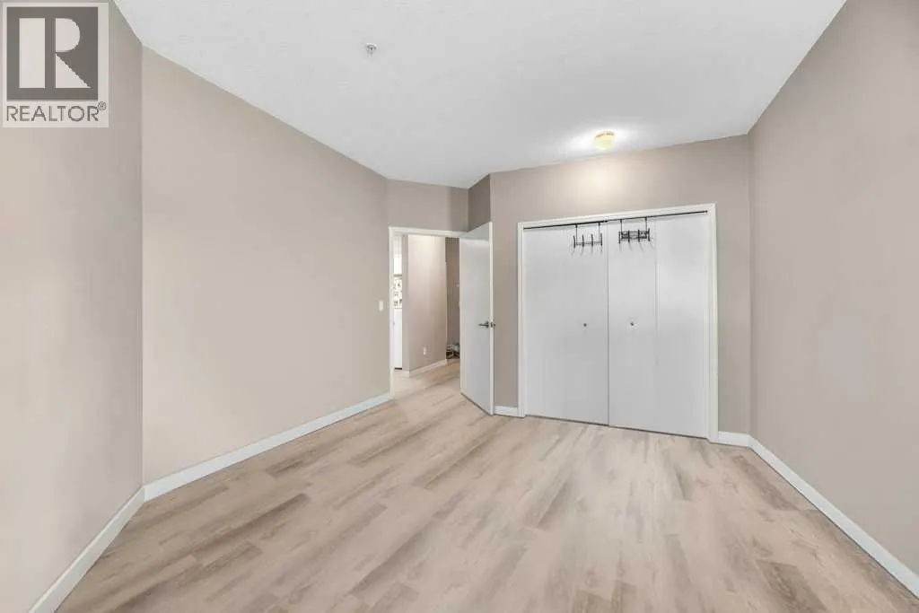 102, 3 Parklane Way