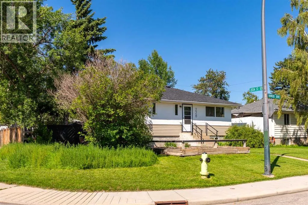 228 Lynnwood Drive SE
