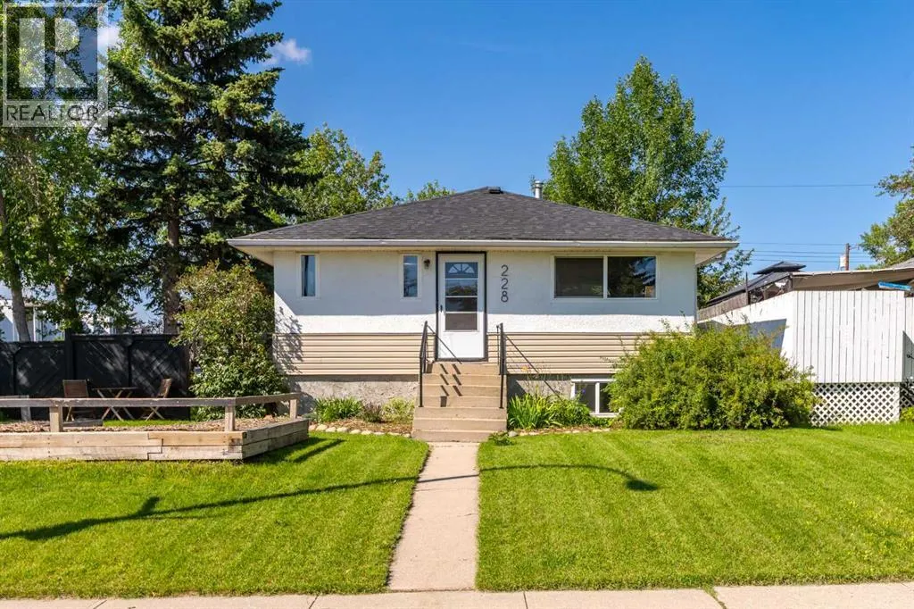 228 Lynnwood Drive SE