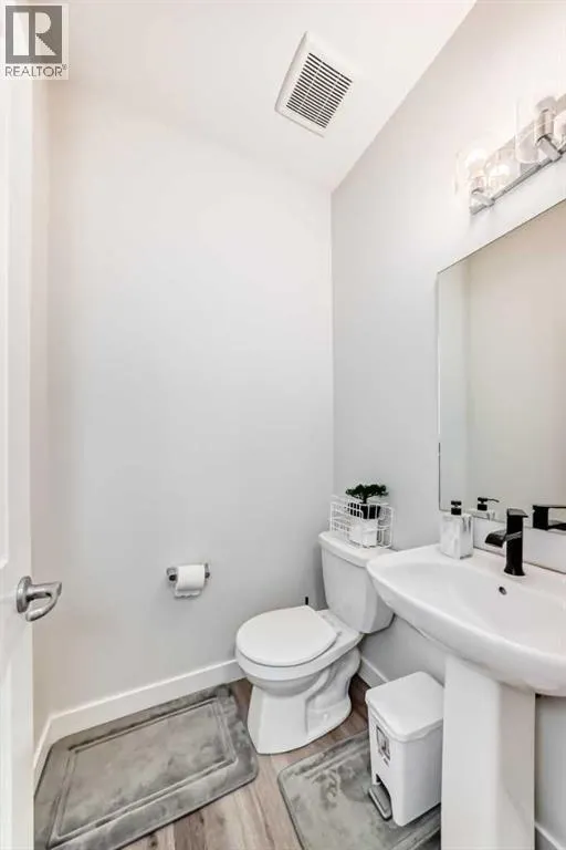 30 Evanscrest Park NW