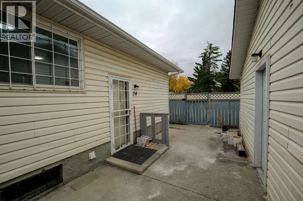 24 Rundleson Way NE