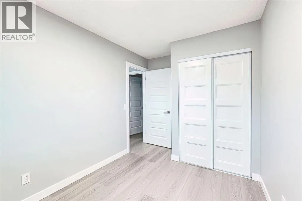 24 Rundleson Way NE