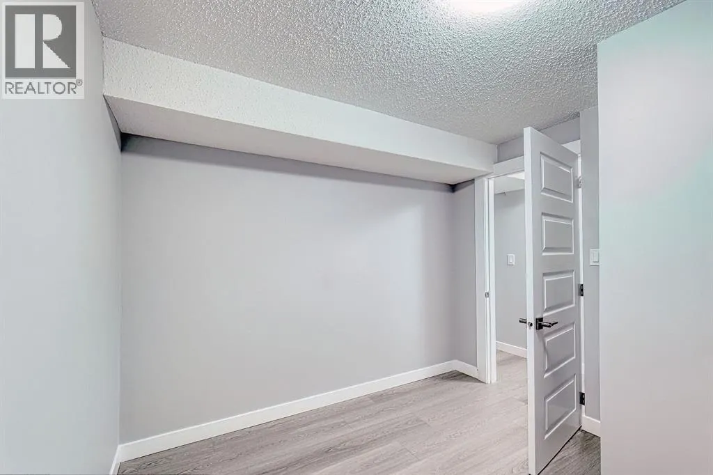 24 Rundleson Way NE