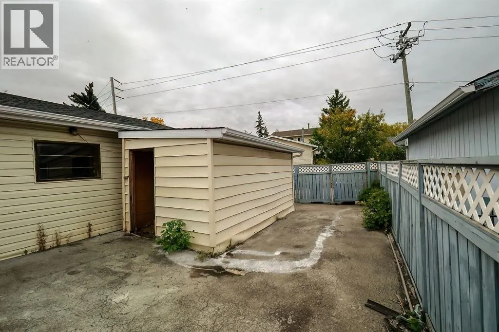 24 Rundleson Way NE