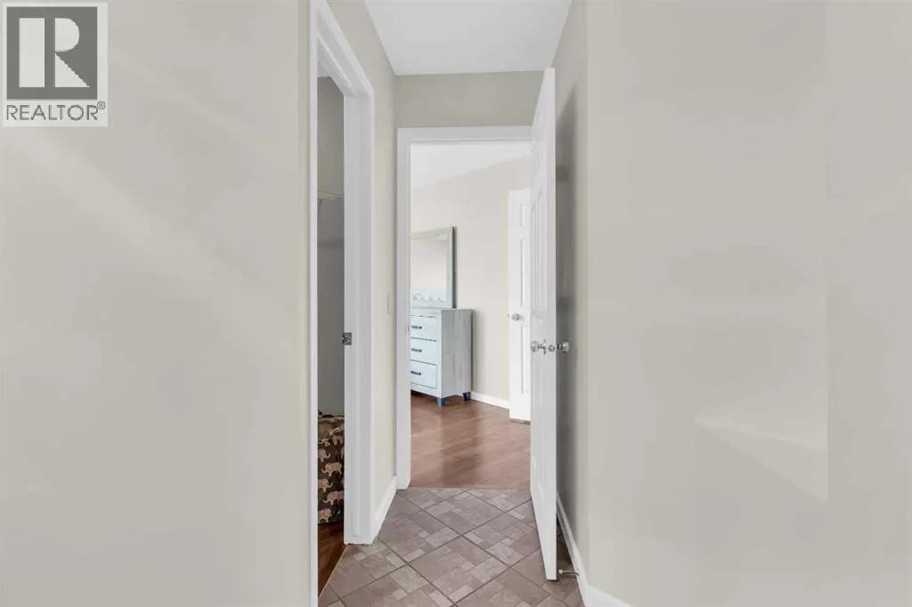 187 Citadel Meadow Grove NW