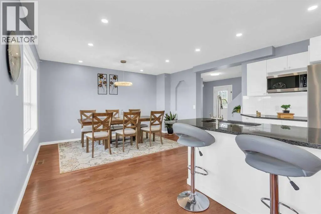 187 Citadel Meadow Grove NW