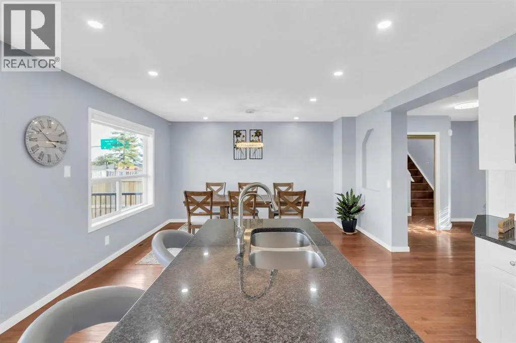 187 Citadel Meadow Grove NW