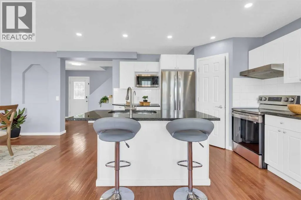187 Citadel Meadow Grove NW