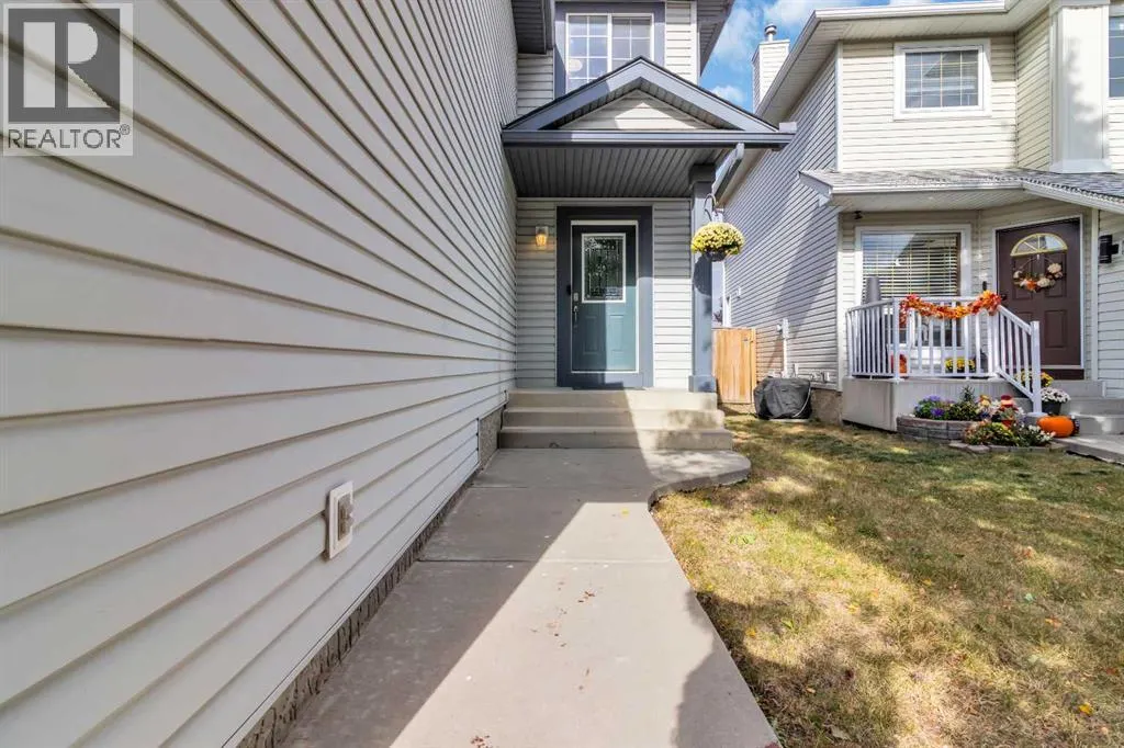 187 Citadel Meadow Grove NW