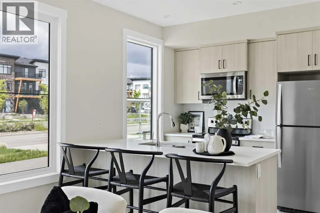 251, 380 Seton Villas SE