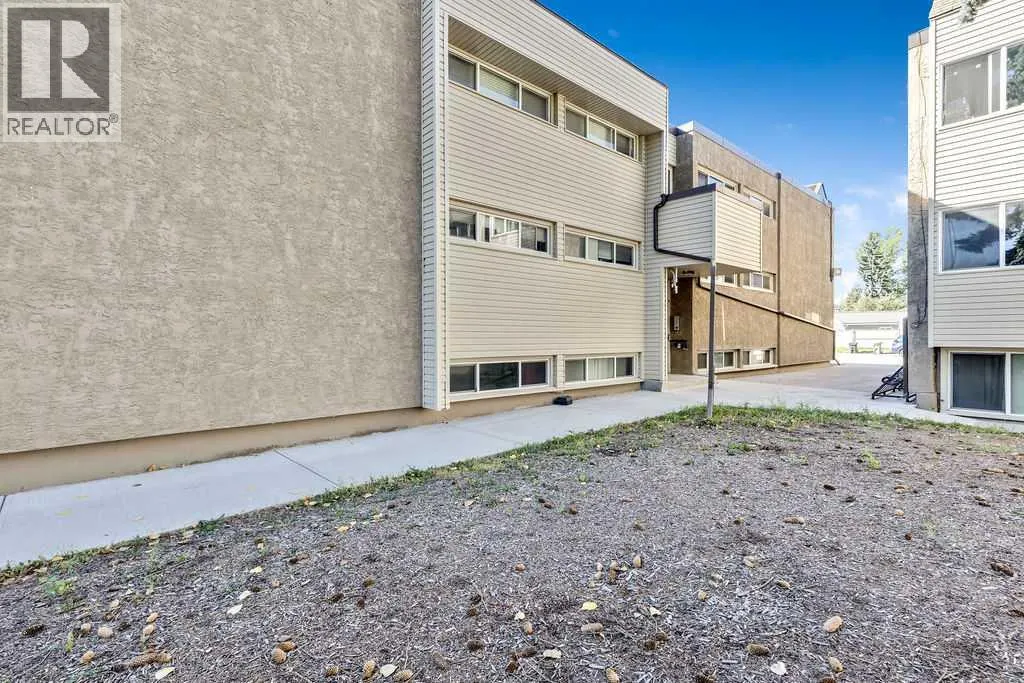 226, 8239 Elbow Drive SW