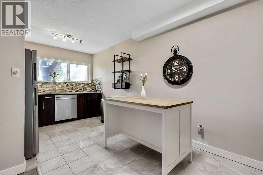 226, 8239 Elbow Drive SW