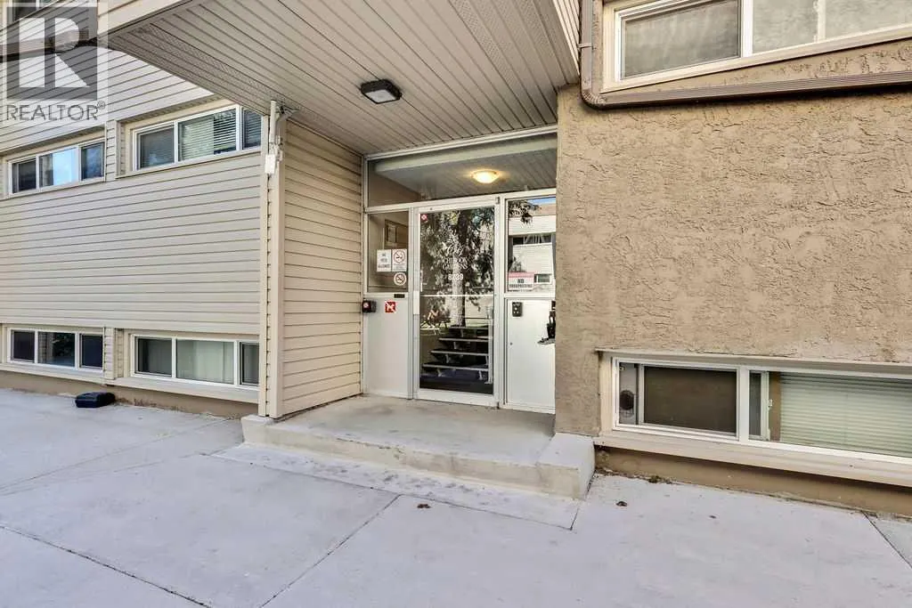226, 8239 Elbow Drive SW