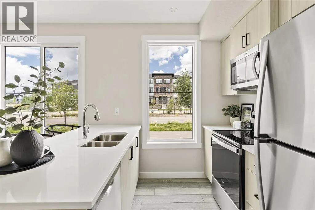 905, 60 Howse Lane NE