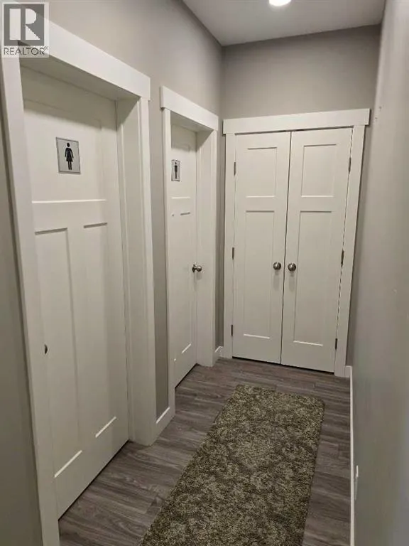 201, 110 Pelican Place