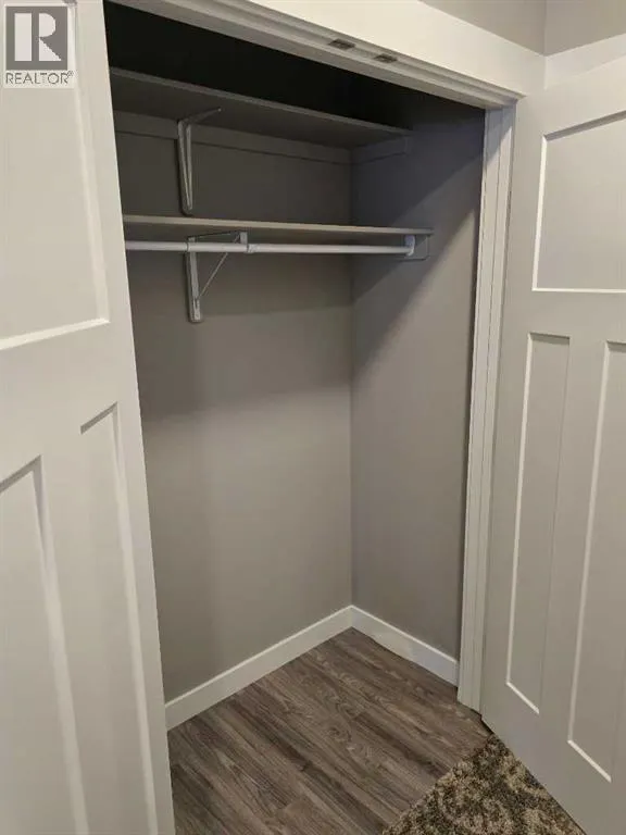 201, 110 Pelican Place