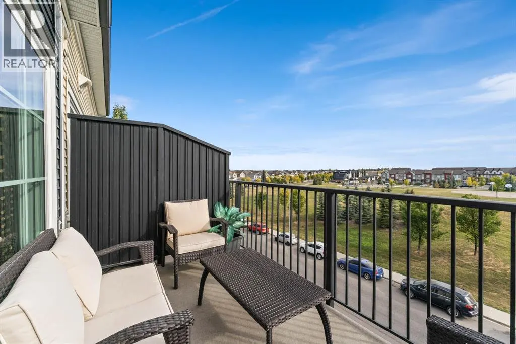 1403, 99 Copperstone Park SE