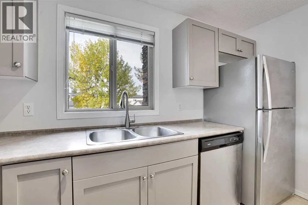 2202, 8 Bridlecrest Drive SW
