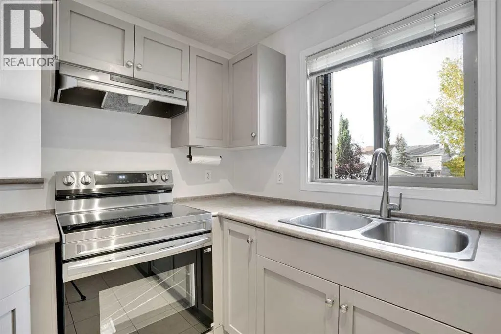 2202, 8 Bridlecrest Drive SW