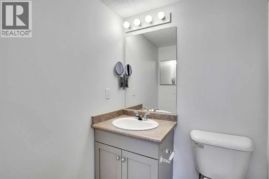 2202, 8 Bridlecrest Drive SW
