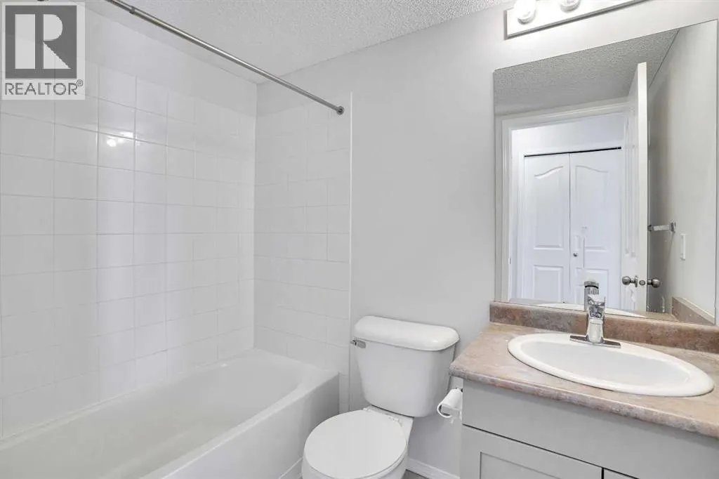 2202, 8 Bridlecrest Drive SW